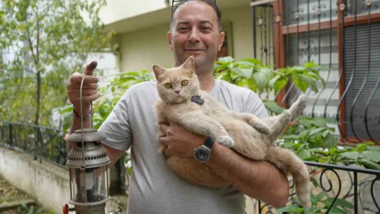 10 metrekarelik atölyesinden Türkiye'ye ulaşıyor