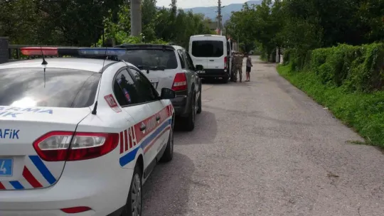 Jandarma Musa'nın vurulduğu mahalledeki tüm silahları topluyor