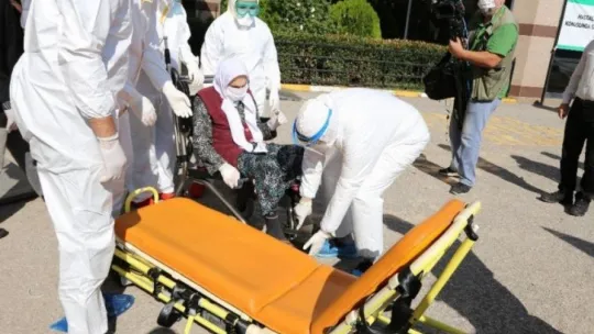 101 yaşındaki kadın 5 günlük tedavi ile korona virüsü yendi