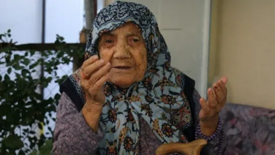 112 yaşındaki Güllü nine, Cumhurbaşkanı Erdoğan'a olan sevgisini böyle anlattı