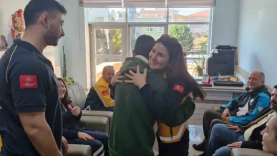 13 yaşındaki çocuğun okulda kalbi durmuştu, sınıfına geri döndü