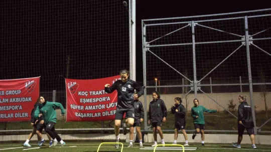 14 yaşında Sümeyye, kadın futbol ligleri tarihine geçti