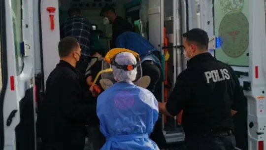 14 yaşındaki çocuk merdivenlerden düşerek yaralandı