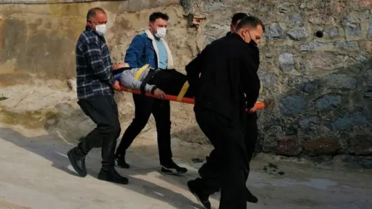 14 yaşındaki çocuk merdivenlerden düşerek yaralandı