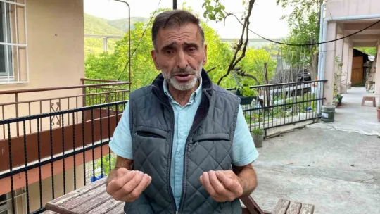 15 ay önce evlendiği kocasının evini yakıp yangını izledi