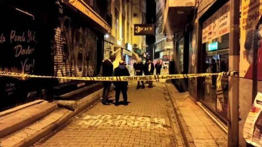 Mermisi bitince silahın kabzasıyla vurmaya başlamış