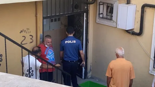 15 gün önce döndüğü evinde cesedini annesi buldu