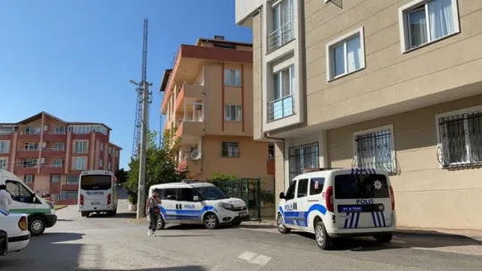 15 gün önce döndüğü evinde cesedini annesi buldu