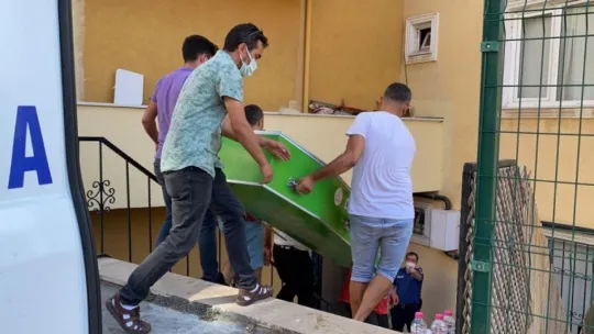 15 gün önce döndüğü evinde cesedini annesi buldu