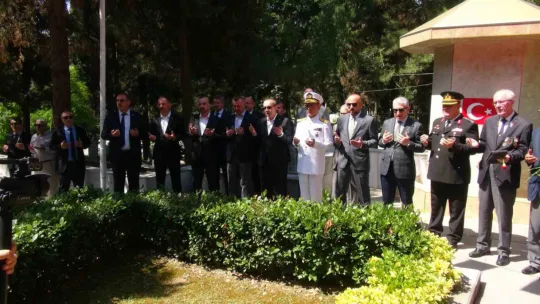 15 Temmuz'un yıldönümünde şehitler mezarı başında anıldı