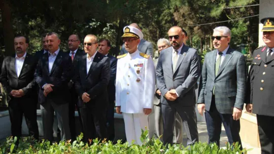 15 Temmuz'un yıldönümünde şehitler mezarı başında anıldı