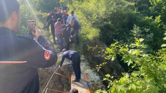 16 yaşındaki çocuk mesire alanında girdiği derede boğuldu