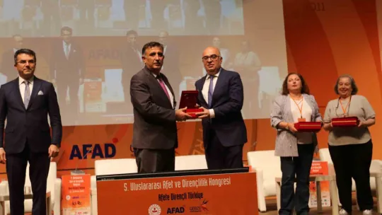 17 Ağustos'u yaşayan Kocaeli'de tüm binalar testten geçiriliyor