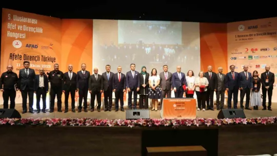 17 Ağustos'u yaşayan Kocaeli'de tüm binalar testten geçiriliyor