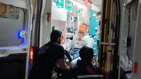 17 yaşındaki genç sokak ortasında bıçaklandı