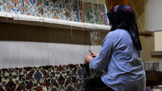 180 yıldır sarayları renklendiren fabrika!