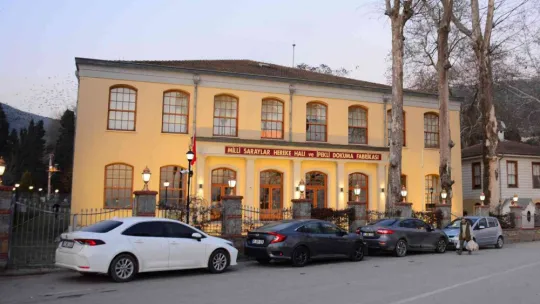 180 yıldır sarayları renklendiren fabrika!