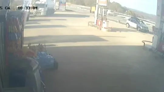 2 araç çarpıştı: 2 yaralı