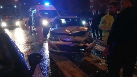 Kocaeli'de 2 aracın karıştığı kazada 7 kişi yaralandı