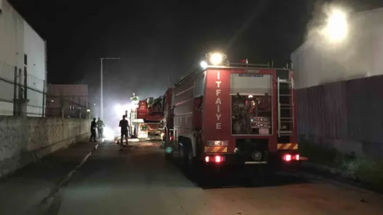 Yoğun dumanlar ekipleri harekete geçirdi