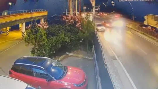 2 genci hayattan koparan kazaya ilişkin güvenlik kamerası ortaya çıktı