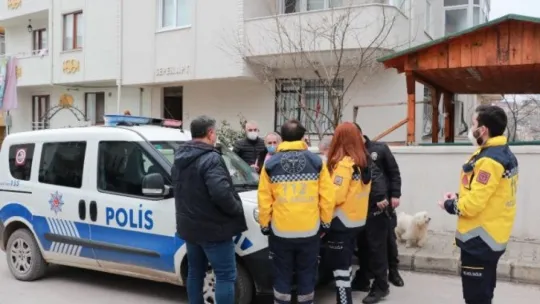 2 gündür kayıp olan otel çalışanını bulmak için 2 kapı kırdılar