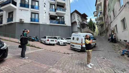 Evinde ölü bulundu