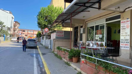 2 işçi çalıştıkları binadan düştü