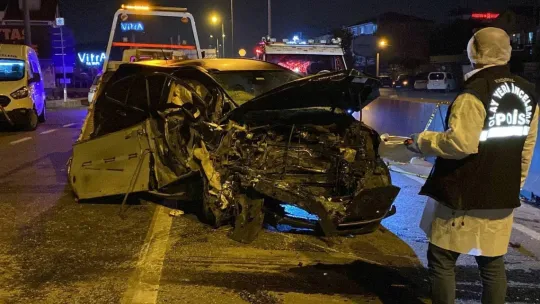 2 kişiyi hayattan koparan kaza kamerada