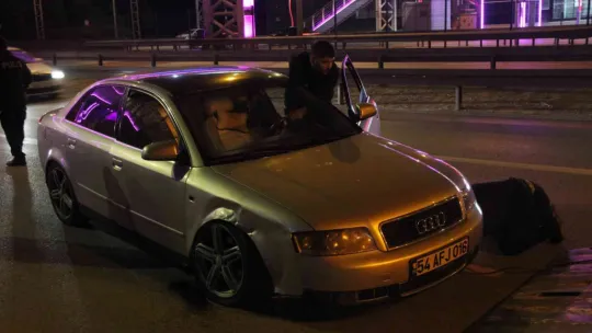 2 otomobilin çarpıştığı kazada 2 kişi yaralandı