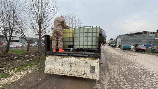 2 tır dolusu plastik tanklardan kimyasal atık çıktı