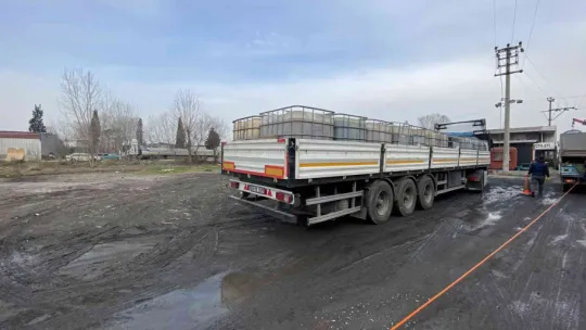 2 tır dolusu plastik tanklardan kimyasal atık çıktı