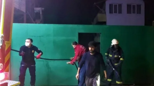 200 hayvanın bulunduğu çiftlikte yangın!