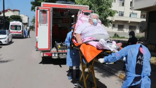 200 kiloluk Covid-19'lu hastaya film gibi kurtarma operasyonu
