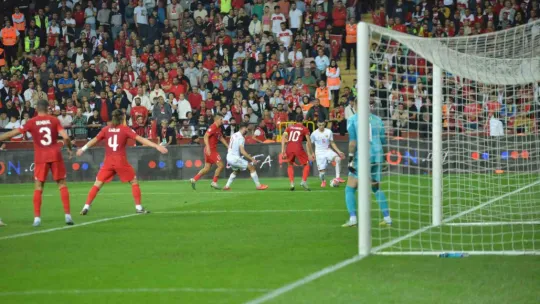 Ermenistan'ı bile yenemedik: 1-1