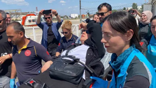 21 saattir havada mahsur kaldı, helikopterden iner inmez bakın ne yaptı?
