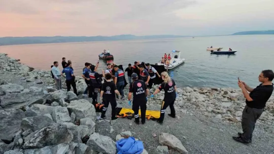 Girdiği Sapanca Gölü'nde boğuldu