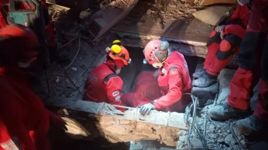 27 kişiyi kurtaran ekibin lideri o anları anlattı