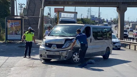 3 araç birbirine girdi, 11 yaşındaki çocuk yaralandı
