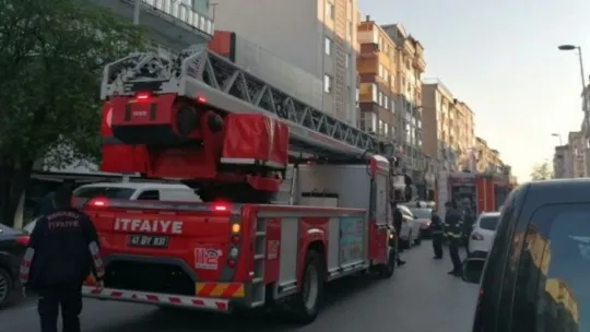 3 katlı binada çıkan yangın paniğe neden oldu