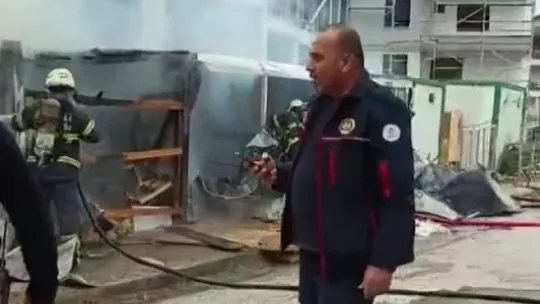 3 konteyner küle dönerken Kur'an-ı Kerim'in sayfaları yanmadı