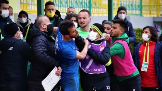 3. Lig'de ilk yarı bitiminde kavga çıktı!