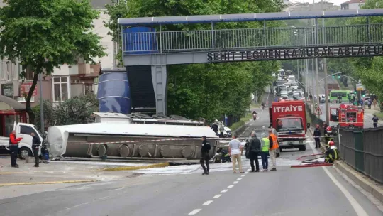 30 ton benzin yüklü tankerin kaza anı kamerada