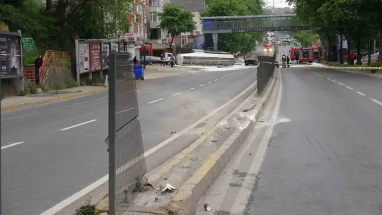 30 ton benzin yüklü tankerin kaza anı kamerada