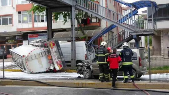 30 ton benzin yüklü tankerin kaza anı kamerada