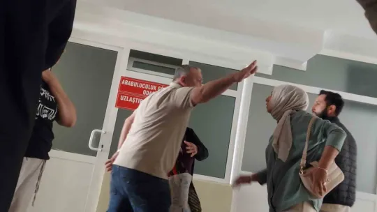 Sanık aileleri adliye koridorunda birbirine girdi
