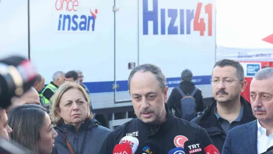 Bölgedeki tüm binalarda ve zeminde detaylı ölçümler yapılıyor