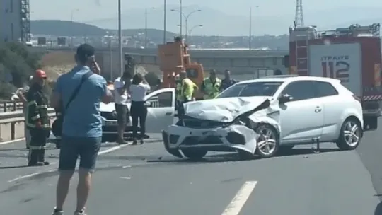 Kocaeli'de zincirleme kaza: 2 yaralı