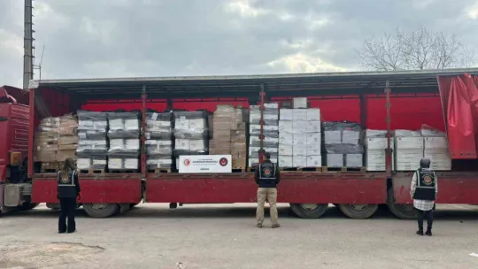 Kocaeli'de operasyon! 7 lüks otomobile el konuldu