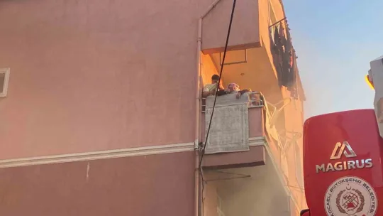 4 katlı binada yangın paniği